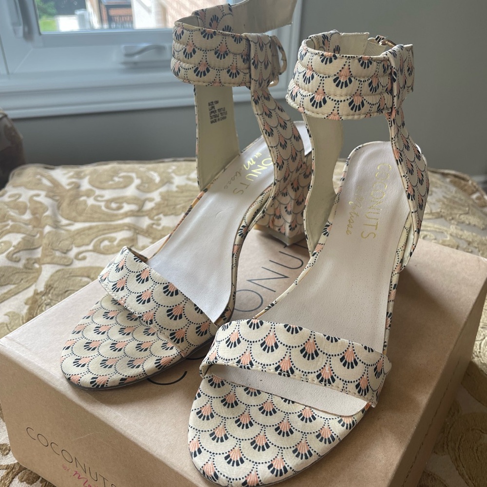 Coconuts By Matisse fabric block heel